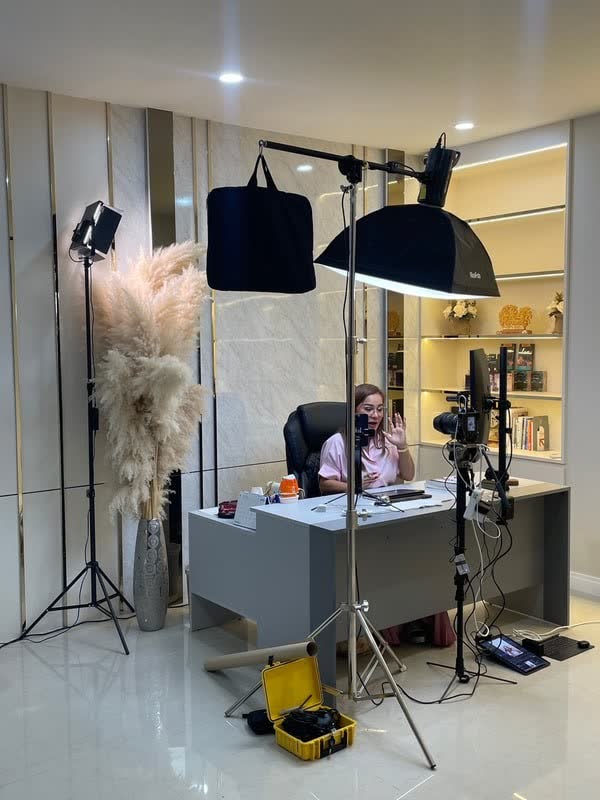 เบื้องหลังกองถ่าย
