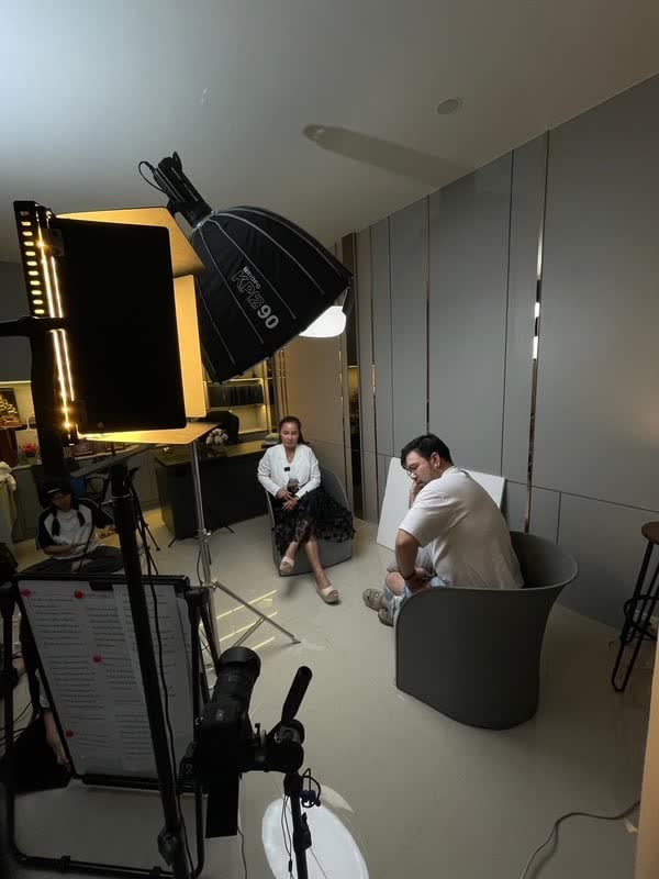 เบื้องหลังกองถ่าย
