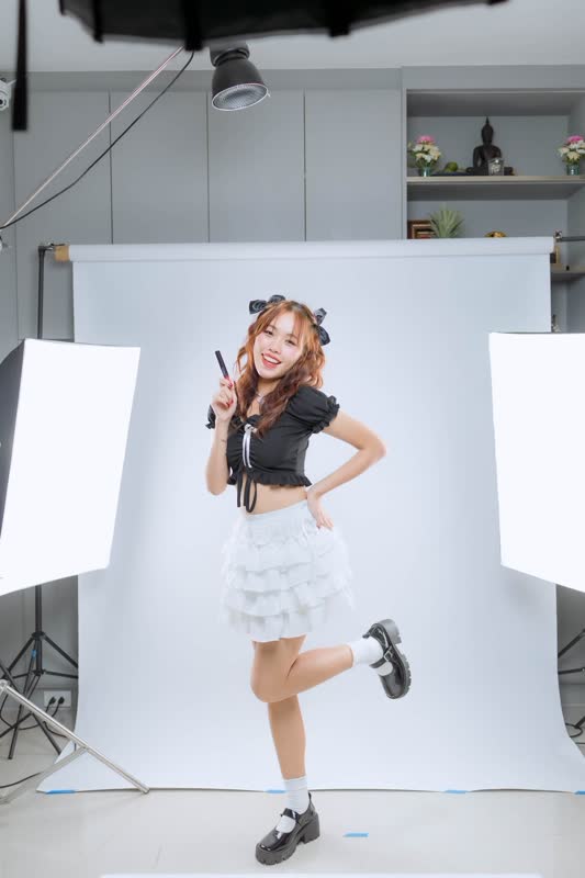 ถ่ายภาพนางแบบและสินค้า